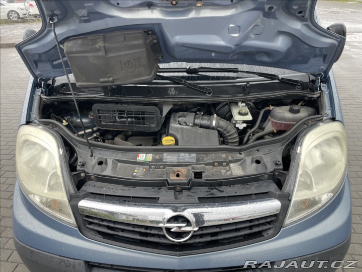 Opel Vivaro 2,5 DCi 107kw 9míst Klima 2008