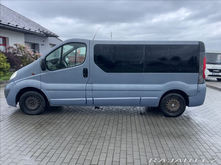 Opel Vivaro 2,5 DCi 107kw 9míst Klima 2008