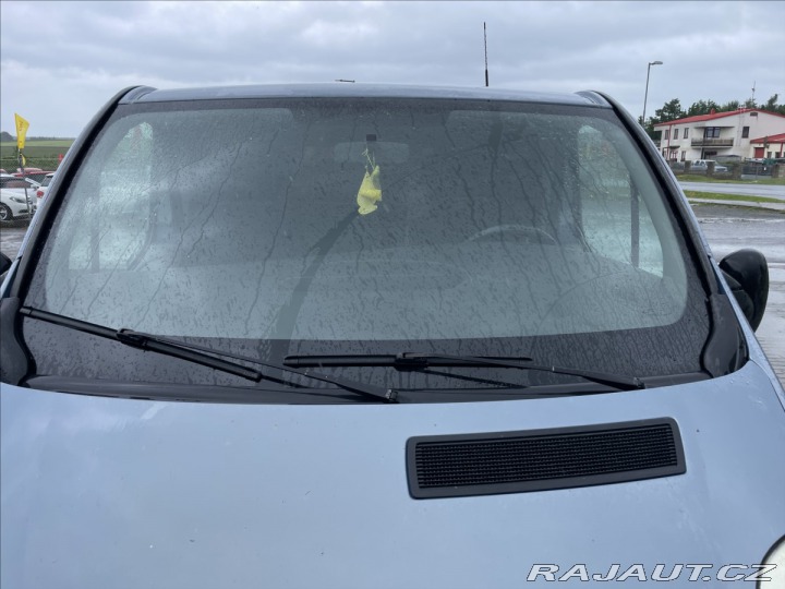 Opel Vivaro 2,5 DCi 107kw 9míst Klima 2008