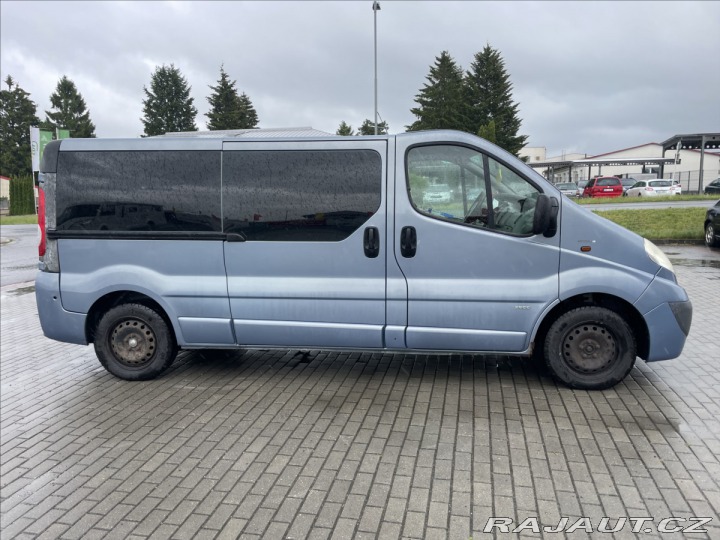 Opel Vivaro 2,5 DCi 107kw 9míst Klima 2008