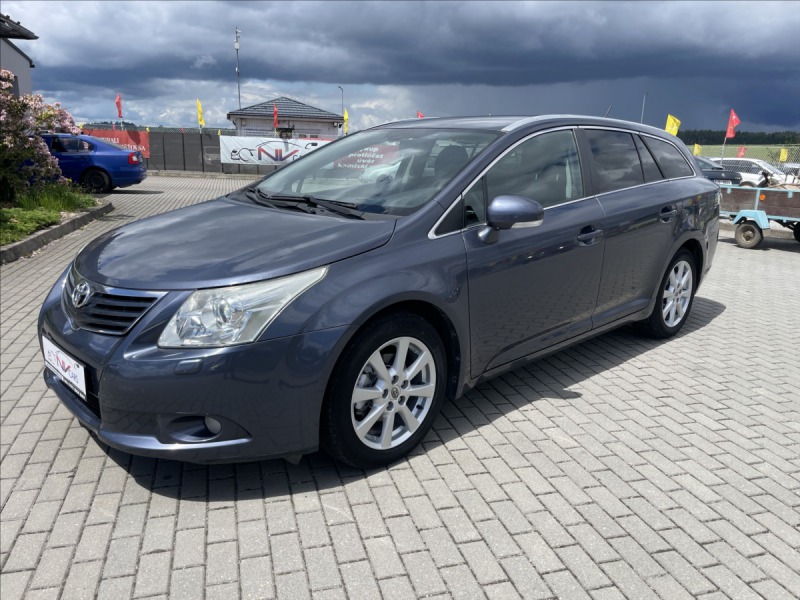 Toyota Avensis 2,0 D-4D 93 kw Klima bez