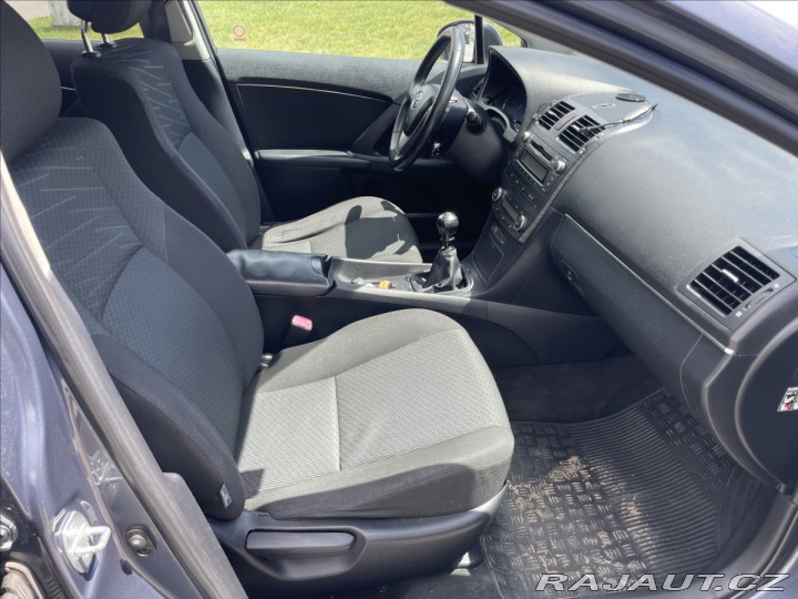 Toyota Avensis 2,0 D-4D 93 kw Klima bez 2010
