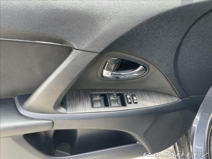 Toyota Avensis 2,0 D-4D 93 kw Klima bez 2010