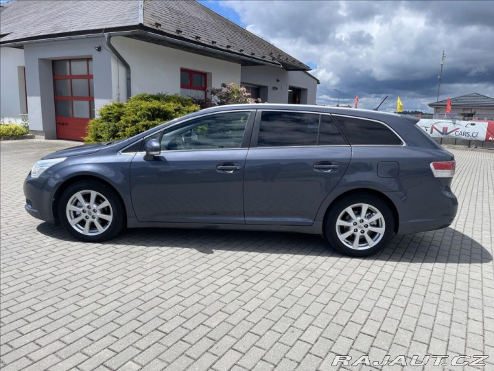 Toyota Avensis 2,0 D-4D 93 kw Klima bez 2010