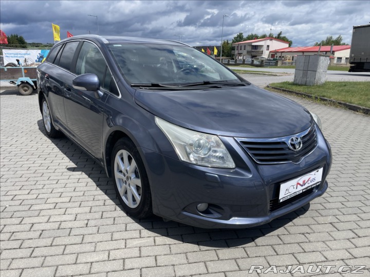 Toyota Avensis 2,0 D-4D 93 kw Klima bez 2010