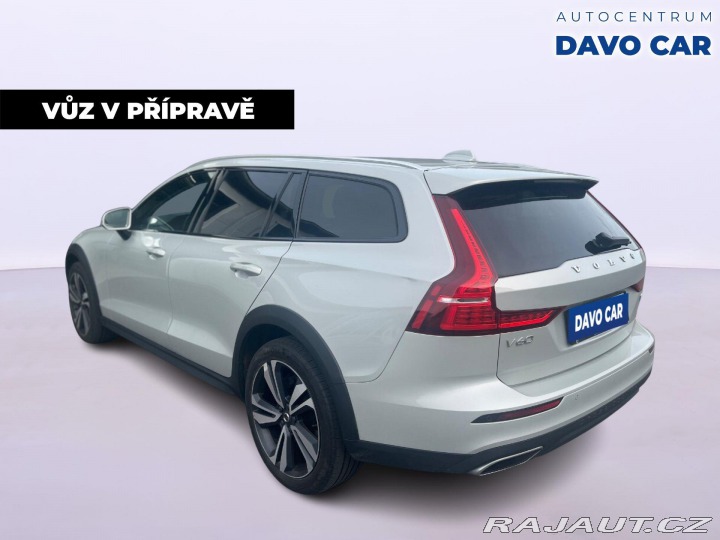 Volvo V60 2,0 D4 AWD CZ Cross Count 2021