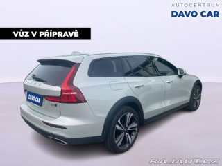 Volvo V60 2,0 D4 AWD CZ Cross Count 2021