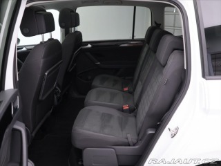 Volkswagen Touran 2,0 TDI DSG R-Line 1.Maj 2025