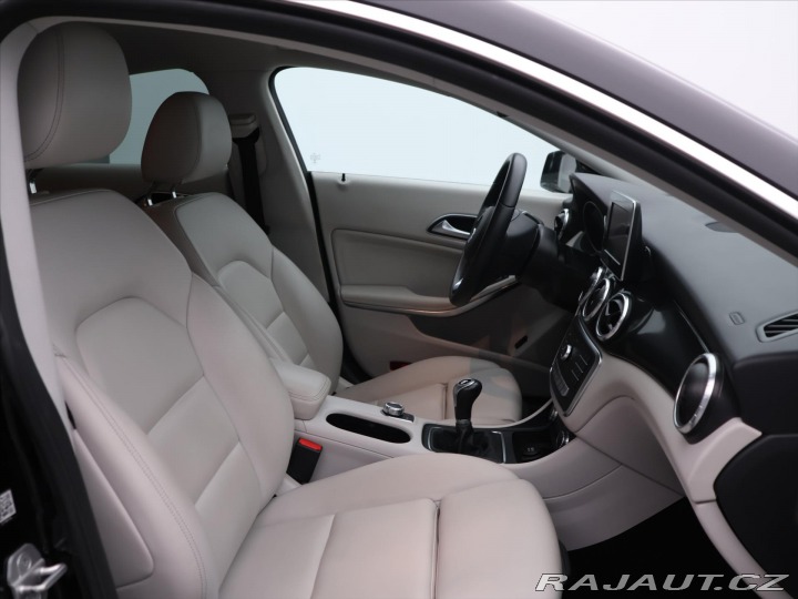 Mercedes-Benz CLA 1,6 180 90kW Entry Kůže N 2016