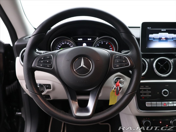 Mercedes-Benz CLA 1,6 180 90kW Entry Kůže N 2016