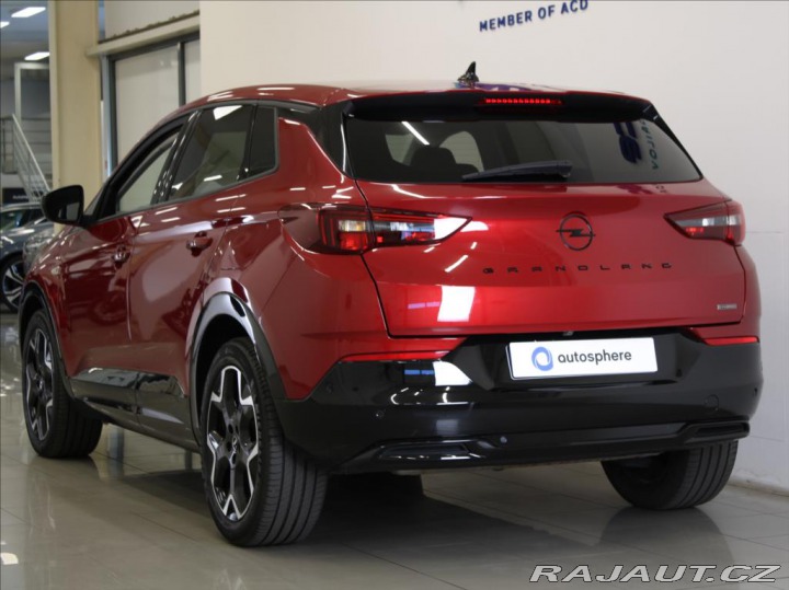 Opel Grandland 1,6 PHEV 165kW LED Matrix 2024
