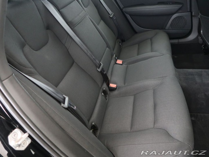Volvo V90 2.0D4,140kW,4x4,Cross Cou 2017