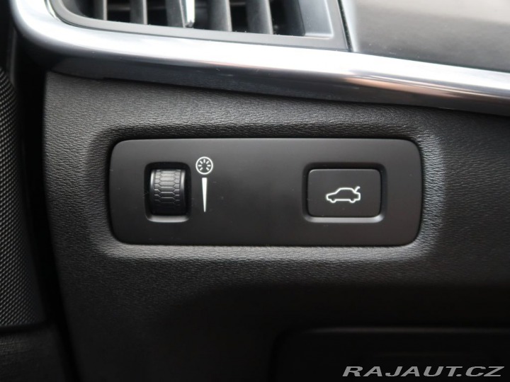 Volvo V90 2.0D4,140kW,4x4,Cross Cou 2017