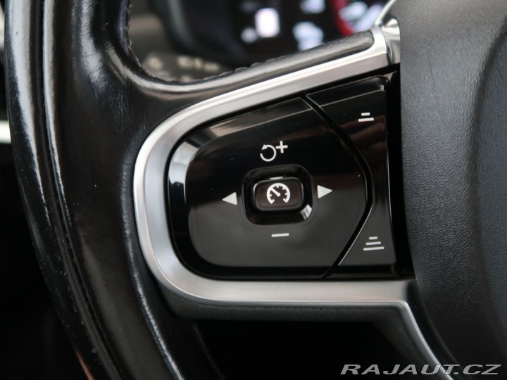Volvo V90 2.0D4,140kW,4x4,Cross Cou 2017