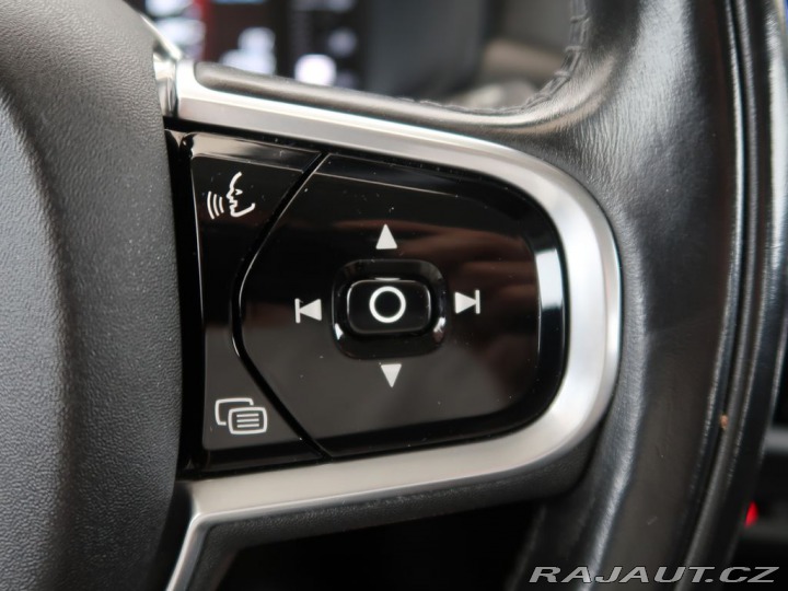 Volvo V90 2.0D4,140kW,4x4,Cross Cou 2017