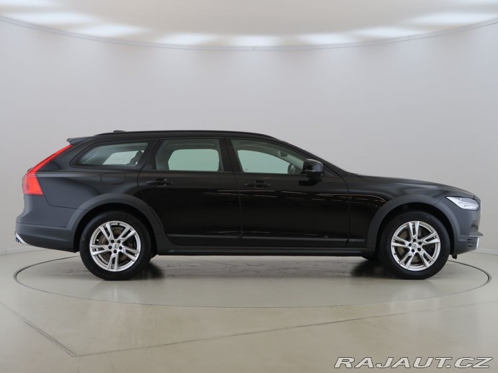 Volvo V90 2.0D4,140kW,4x4,Cross Cou 2017