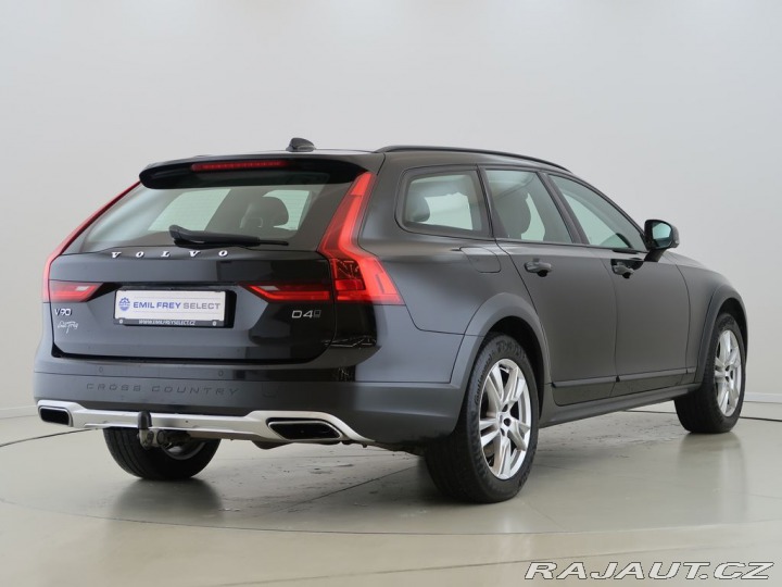 Volvo V90 2.0D4,140kW,4x4,Cross Cou 2017