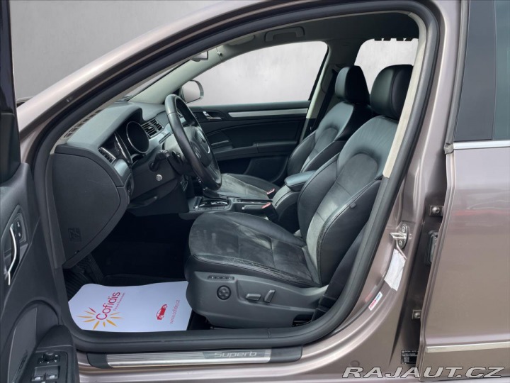 Škoda Superb 2,0 TDi DSG 125kW Eleganc 2010