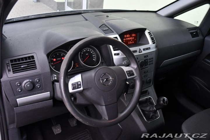 Opel Zafira 1.8i VYHŘ. SEDAČKY TAŽNÉ 2009