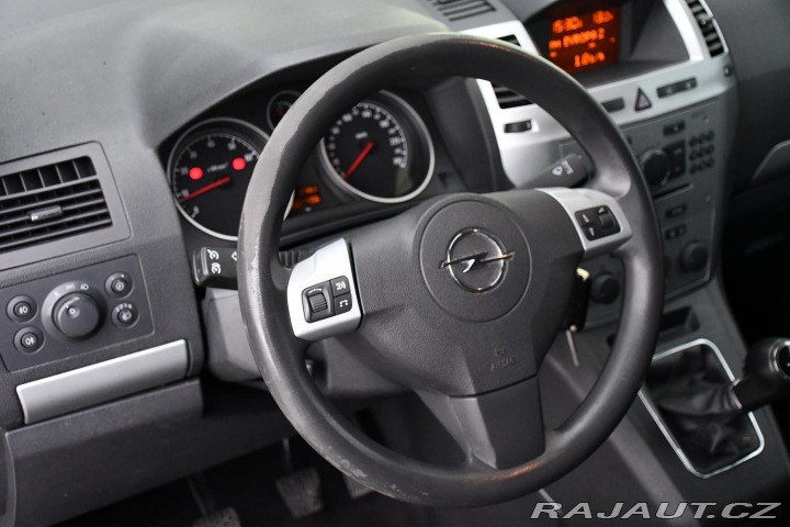 Opel Zafira 1.8i VYHŘ. SEDAČKY TAŽNÉ 2009