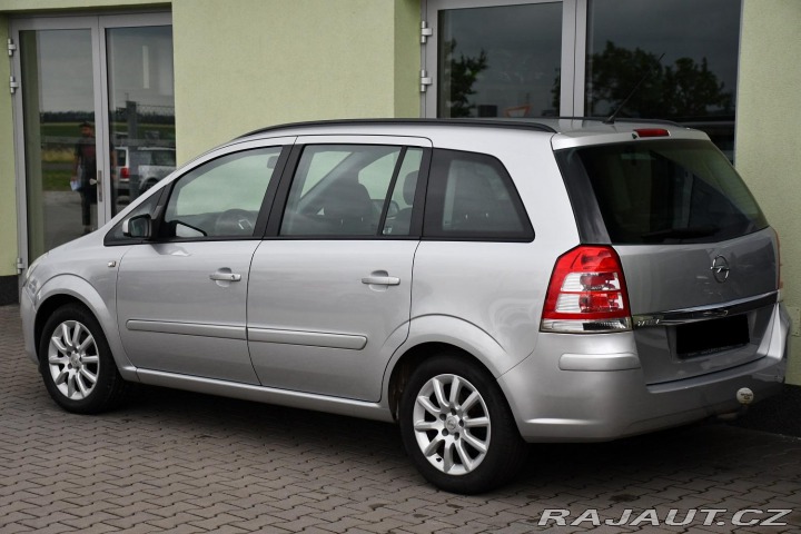 Opel Zafira 1.8i VYHŘ. SEDAČKY 7.MÍST 2009