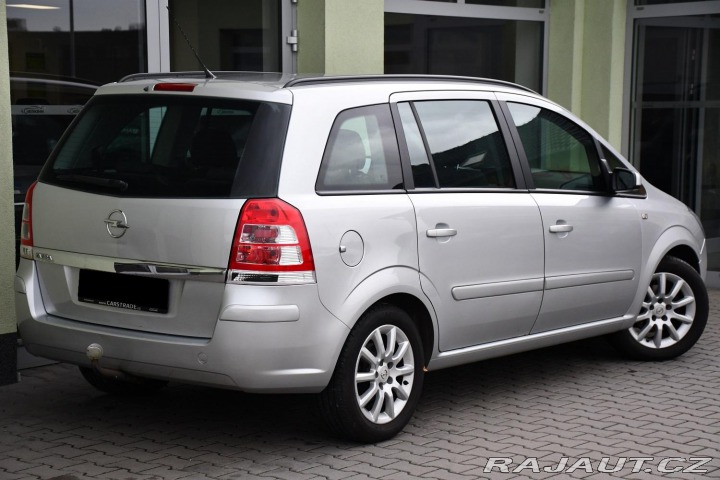 Opel Zafira 1.8i VYHŘ. SEDAČKY 7.MÍST 2009