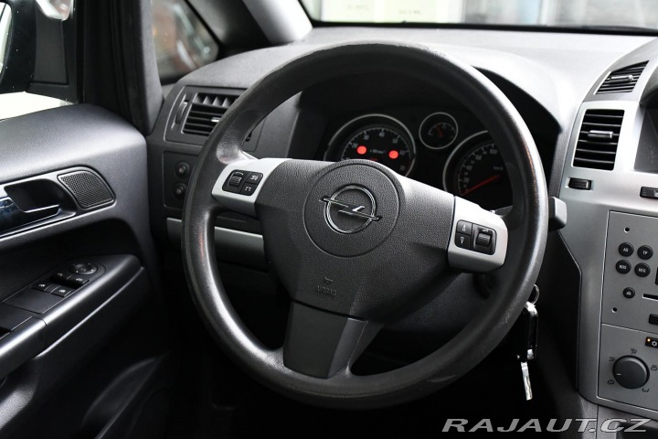 Opel Zafira 1.8i VYHŘ. SEDAČKY 7.MÍST 2009