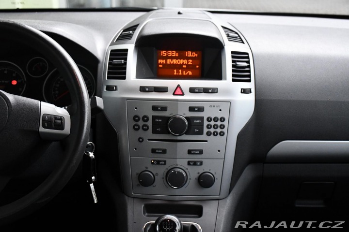 Opel Zafira 1.8i VYHŘ. SEDAČKY TAŽNÉ 2009