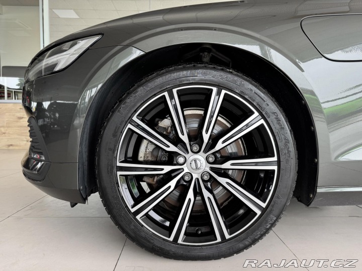 Volvo V60 T6 AWD*257kW*REZERVACE! 2022