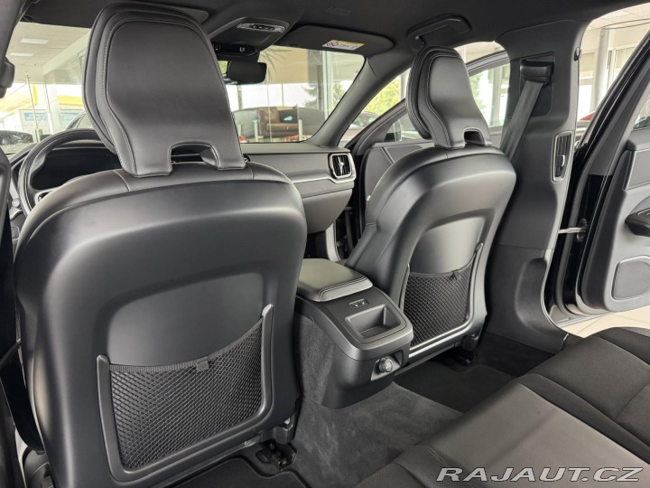 Volvo V60 D3 AUT*110kW*LED*KeyLess* 2020