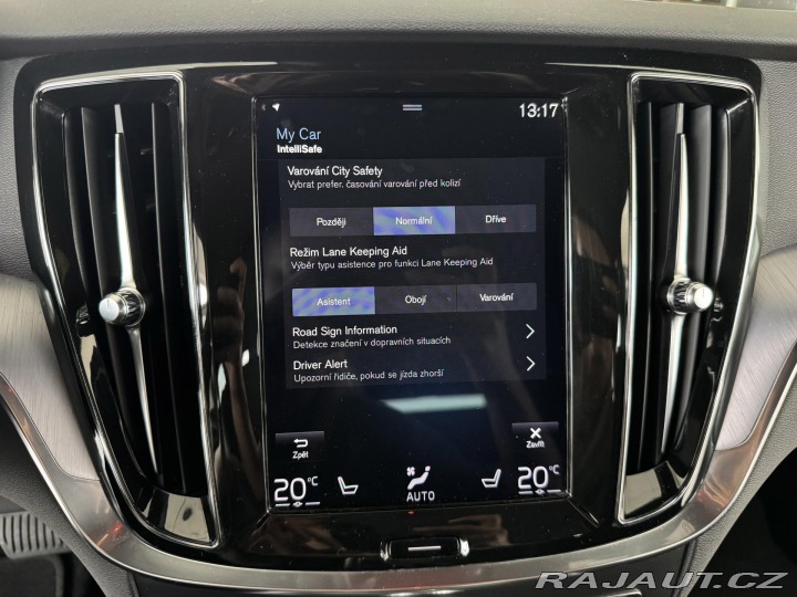 Volvo V60 D3 AUT*110kW*LED*KeyLess* 2020
