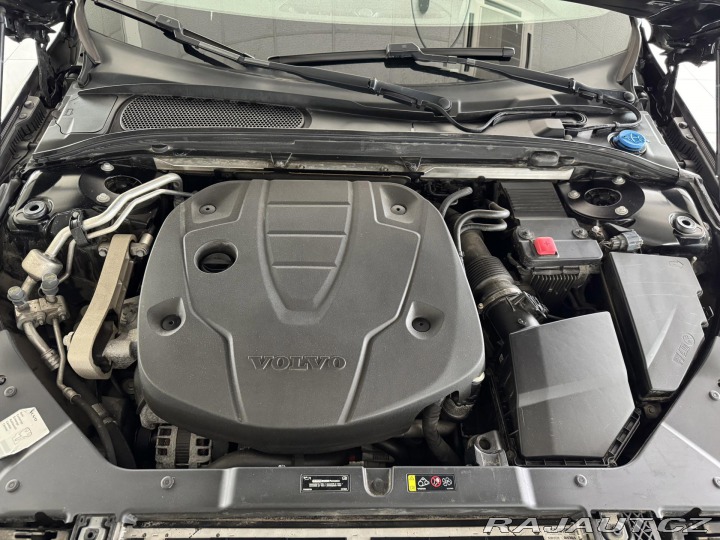 Volvo V60 D3 AUT*110kW*LED*KeyLess* 2020