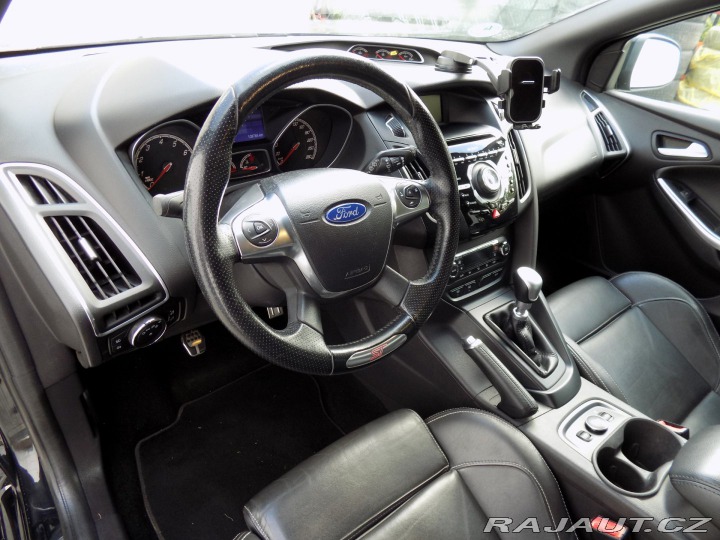 Ford Focus 2.0i ST/Bi-xenon/kůže/LED 2013