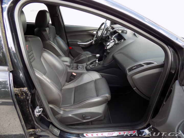 Ford Focus 2.0i ST/Bi-xenon/kůže/LED 2013