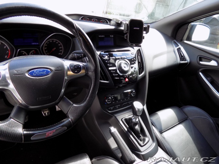 Ford Focus 2.0i ST/Bi-xenon/kůže/LED 2013
