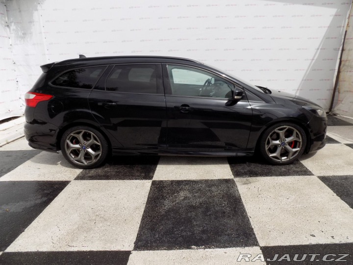 Ford Focus 2.0i ST/Bi-xenon/kůže/LED 2013