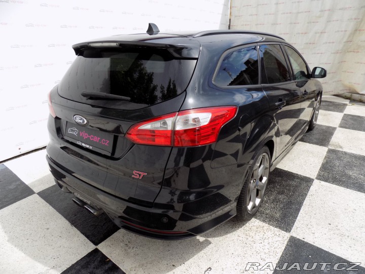 Ford Focus 2.0i ST/Bi-xenon/kůže/LED 2013