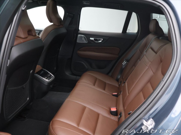 Volvo V60 2,0 145kW D4 4x4 DPH Cros 2020