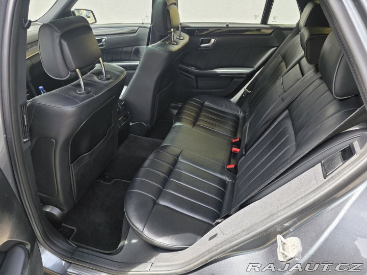 Mercedes-Benz Ostatní modely 212K benzín 2015