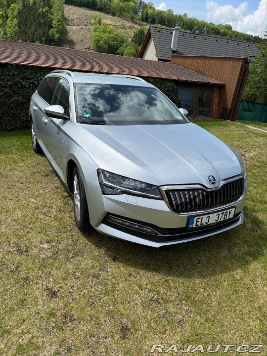 Škoda Superb 1,4 STYLE, servisní kni 2020
