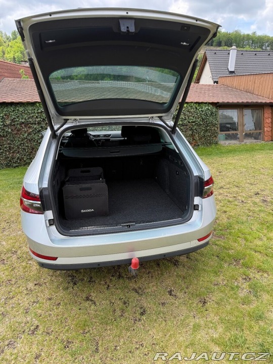 Škoda Superb 1,4 STYLE, servisní kni 2020