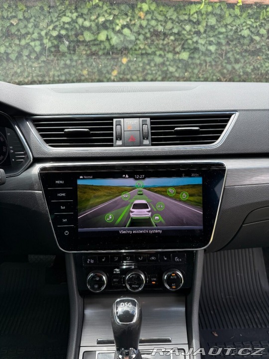 Škoda Superb 1,4 STYLE, servisní kni 2020