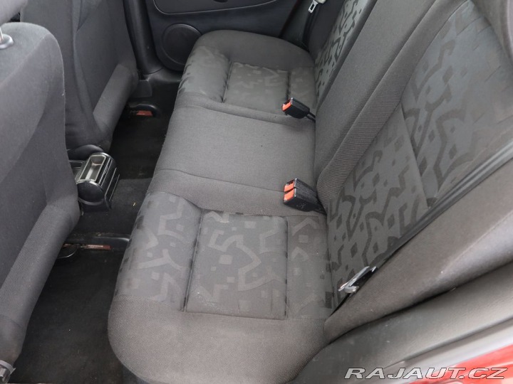 Volkswagen Golf 1.6,74kW,Manuál,AC,Tažné 1999