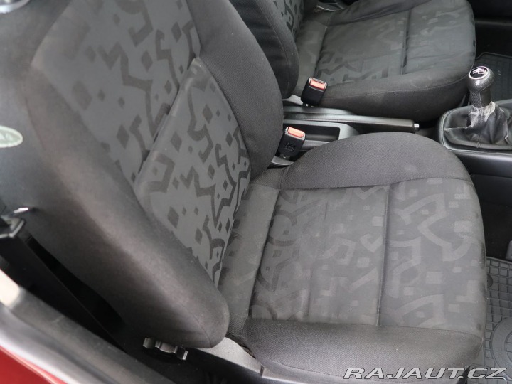 Volkswagen Golf 1.6,74kW,Manuál,AC,Tažné 1999