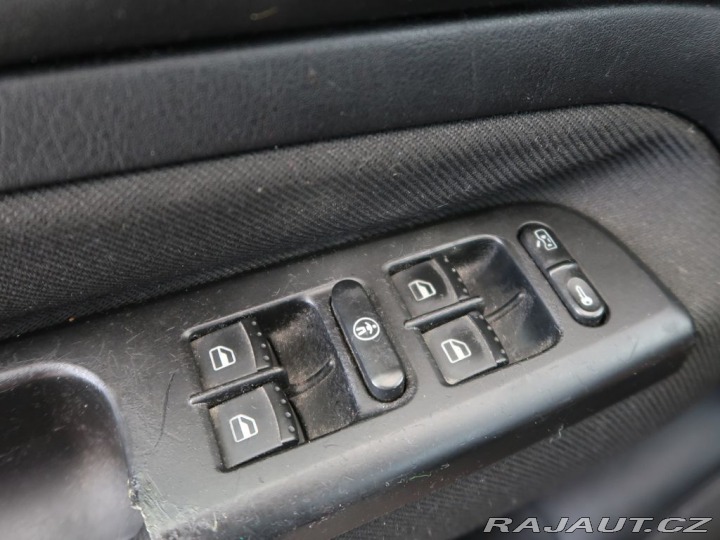 Volkswagen Golf 1.6,74kW,Manuál,AC,Tažné 1999
