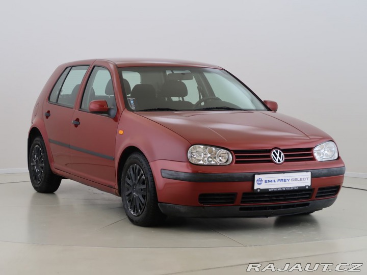 Volkswagen Golf 1.6,74kW,Manuál,AC,Tažné 1999