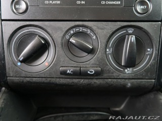 Volkswagen Golf 1.6,74kW,Manuál,AC,Tažné 1999