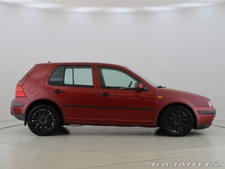 Volkswagen Golf 1.6,74kW,Manuál,AC,Tažné 1999
