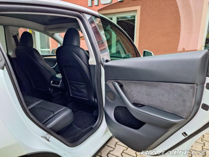Tesla Model Y Long Range - Dual Motor 3 2023
