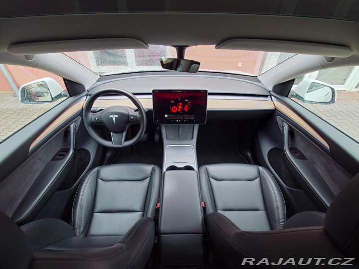 Tesla Model Y Long Range - Dual Motor 3 2023